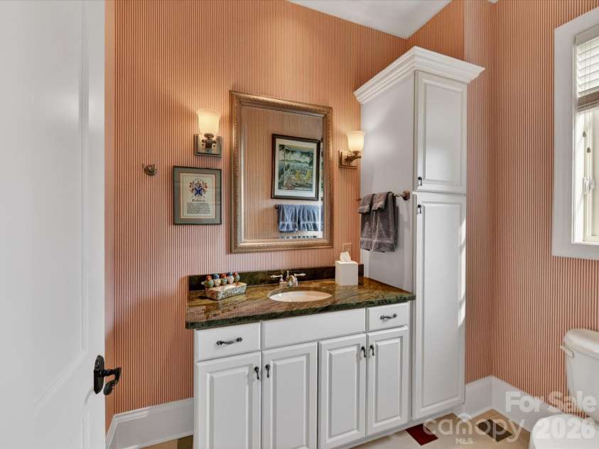 2223 Croydon Road, Charlotte, NC 28207.  MLS# CAR4368719, YatesRealty ID 23905. 
