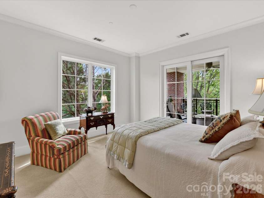 2223 Croydon Road, Charlotte, NC 28207.  MLS# CAR4368719, YatesRealty ID 23905. 