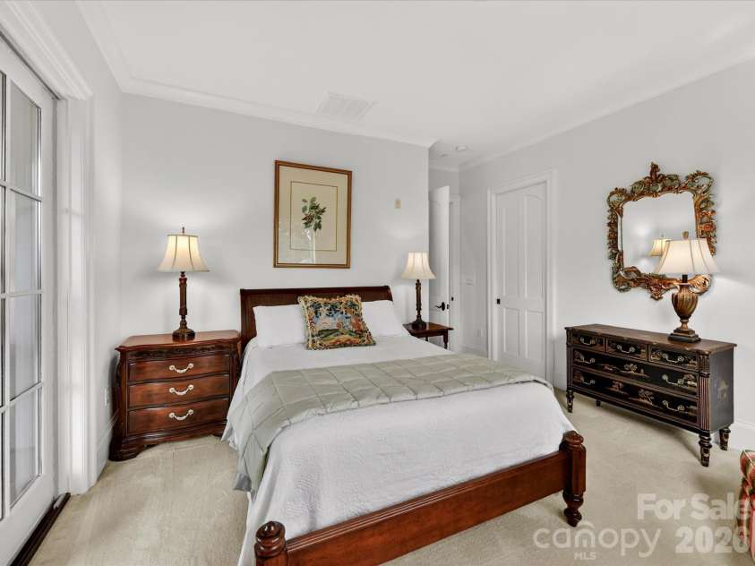 2223 Croydon Road, Charlotte, NC 28207.  MLS# CAR4368719, YatesRealty ID 23905. 