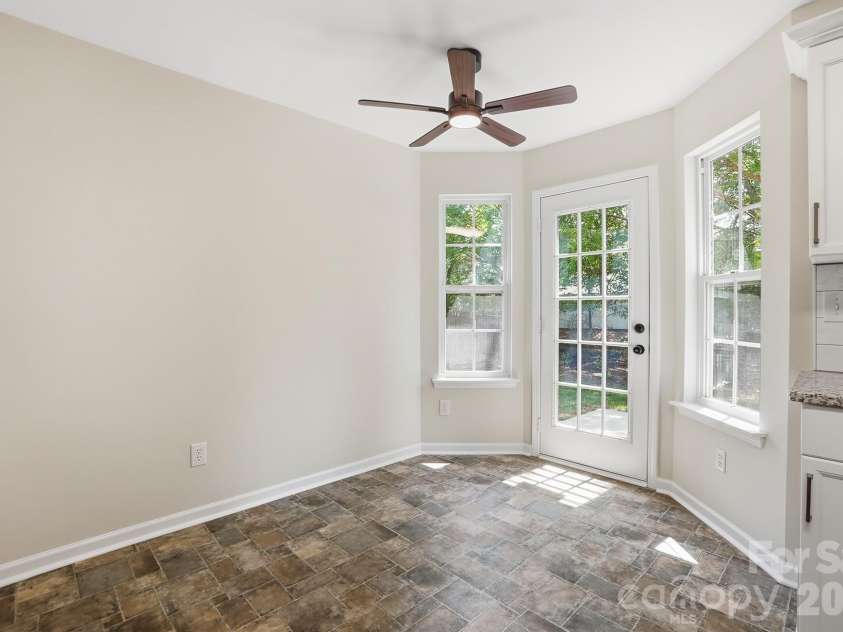 13919 Ballyshannon Lane, Charlotte, NC 28278.  MLS# CAR4378947, YatesRealty ID 23906. 