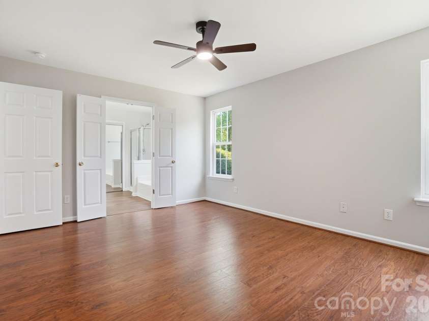 13919 Ballyshannon Lane, Charlotte, NC 28278.  MLS# CAR4378947, YatesRealty ID 23906. 