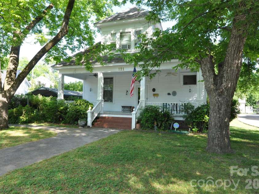121 Hemphill Avenue, Chester, SC 29706.  MLS# CAR4383934, YatesRealty ID 23907. 