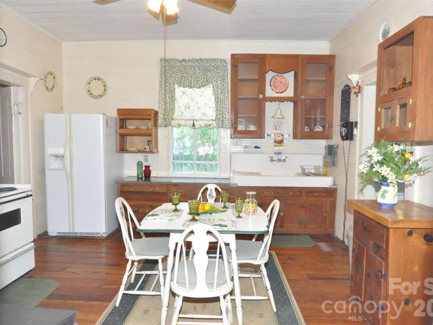 121 Hemphill Avenue, Chester, SC 29706.  MLS# CAR4383934, YatesRealty ID 23907. 