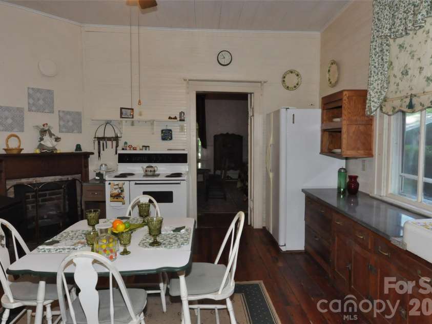 121 Hemphill Avenue, Chester, SC 29706.  MLS# CAR4383934, YatesRealty ID 23907. 