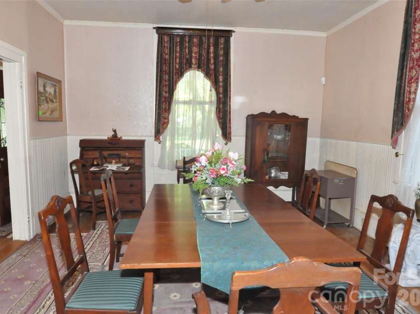 121 Hemphill Avenue, Chester, SC 29706.  MLS# CAR4383934, YatesRealty ID 23907. 