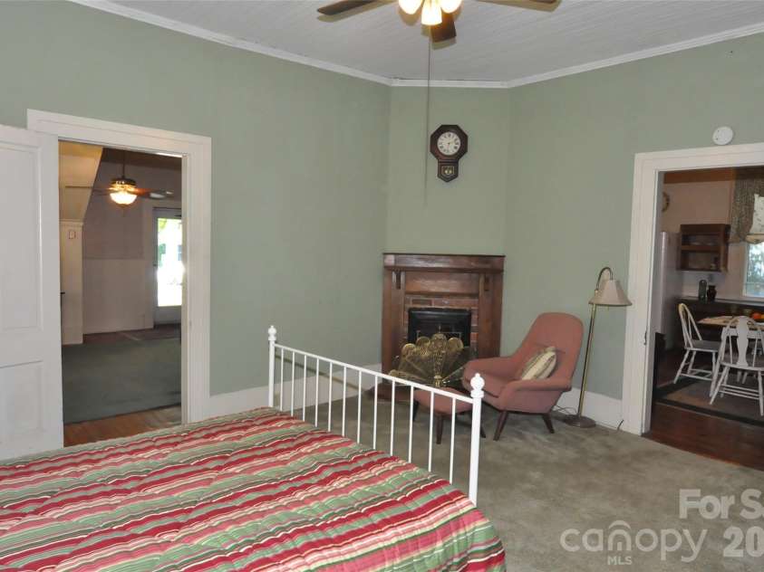 121 Hemphill Avenue, Chester, SC 29706.  MLS# CAR4383934, YatesRealty ID 23907. 