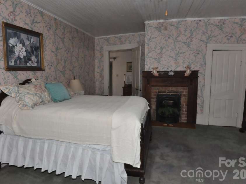 121 Hemphill Avenue, Chester, SC 29706.  MLS# CAR4383934, YatesRealty ID 23907. 