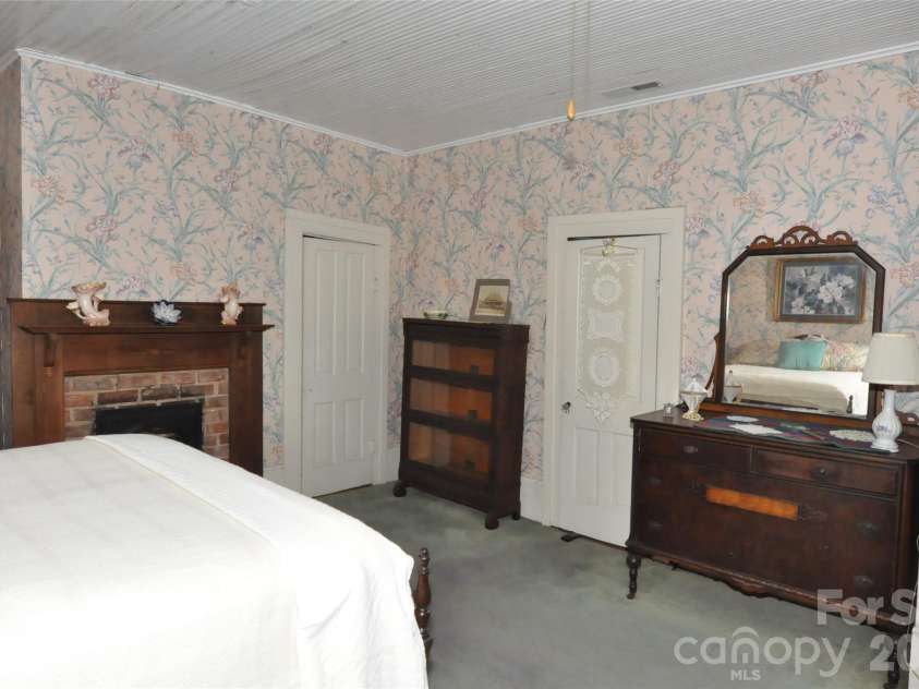 121 Hemphill Avenue, Chester, SC 29706.  MLS# CAR4383934, YatesRealty ID 23907. 