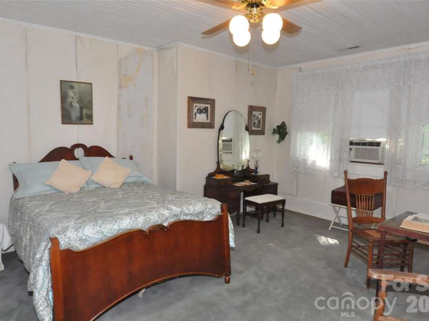121 Hemphill Avenue, Chester, SC 29706.  MLS# CAR4383934, YatesRealty ID 23907. 