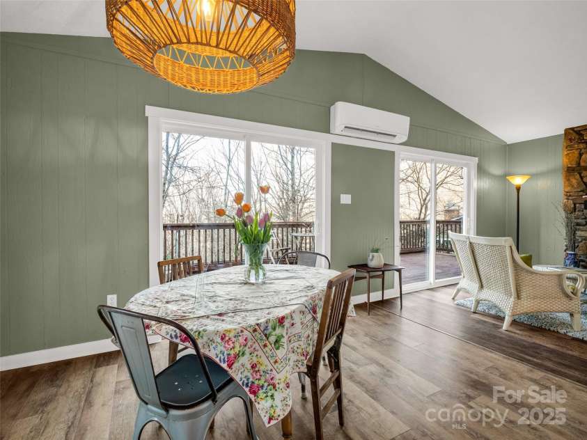 1625 Mountain Cove Road, Black Mountain, NC 28711.  MLS# CAR4237379, YatesRealty ID 23907. 