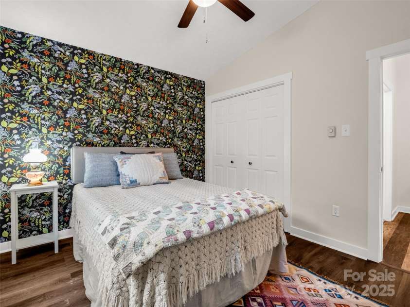 1625 Mountain Cove Road, Black Mountain, NC 28711.  MLS# CAR4237379, YatesRealty ID 23907. 