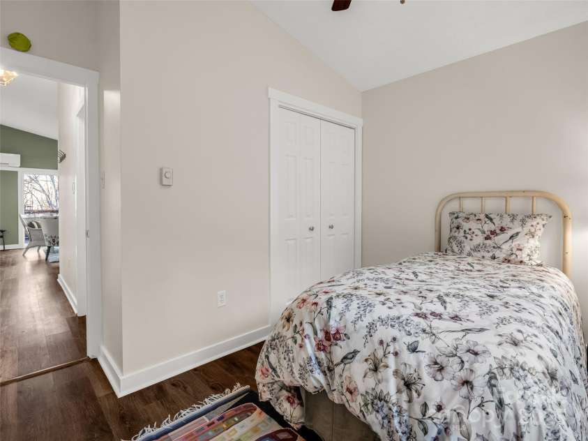 1625 Mountain Cove Road, Black Mountain, NC 28711.  MLS# CAR4237379, YatesRealty ID 23907. 