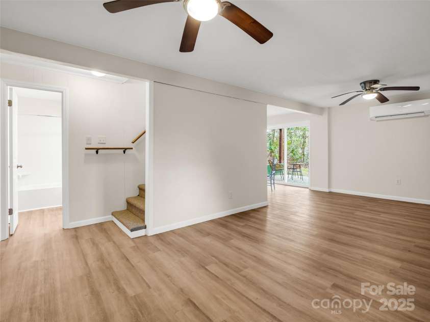 1625 Mountain Cove Road, Black Mountain, NC 28711.  MLS# CAR4237379, YatesRealty ID 23907. 