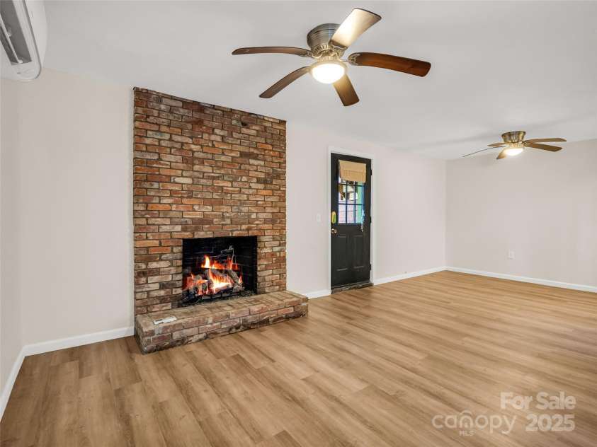 1625 Mountain Cove Road, Black Mountain, NC 28711.  MLS# CAR4237379, YatesRealty ID 23907. 