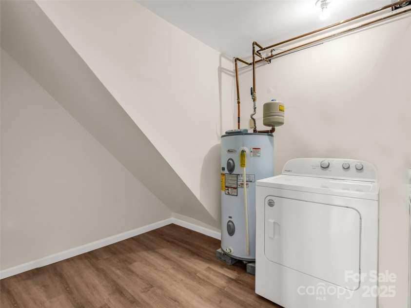 1625 Mountain Cove Road, Black Mountain, NC 28711.  MLS# CAR4237379, YatesRealty ID 23907. 