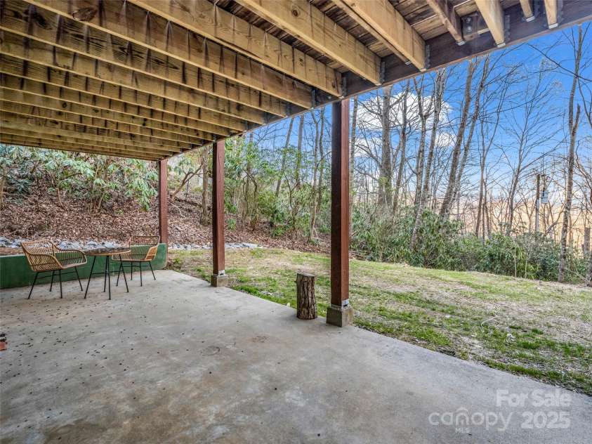 1625 Mountain Cove Road, Black Mountain, NC 28711.  MLS# CAR4237379, YatesRealty ID 23907. 