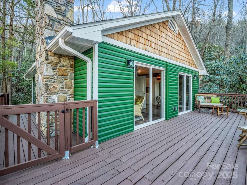 1625 Mountain Cove Road, Black Mountain, NC 28711.  MLS# CAR4237379, YatesRealty ID 23907. 