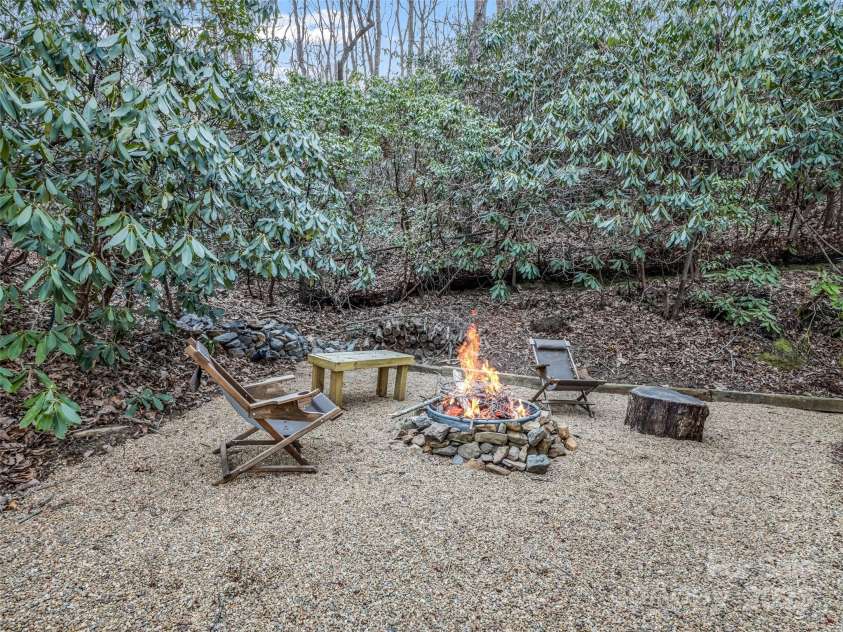 1625 Mountain Cove Road, Black Mountain, NC 28711.  MLS# CAR4237379, YatesRealty ID 23907. 