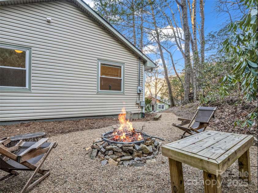 1625 Mountain Cove Road, Black Mountain, NC 28711.  MLS# CAR4237379, YatesRealty ID 23907. 