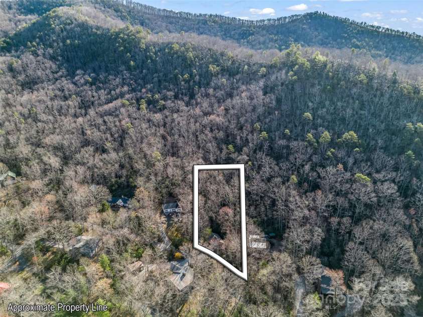 1625 Mountain Cove Road, Black Mountain, NC 28711.  MLS# CAR4237379, YatesRealty ID 23907. 