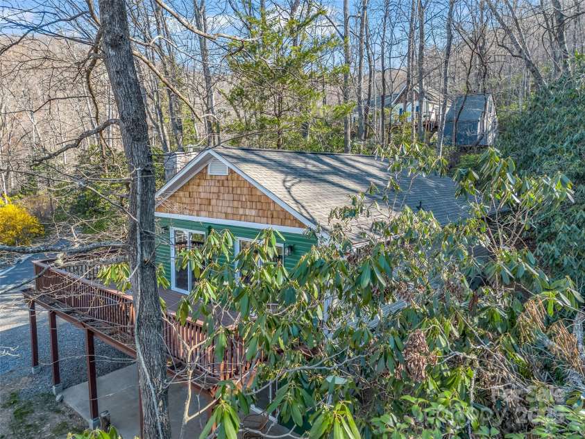 1625 Mountain Cove Road, Black Mountain, NC 28711.  MLS# CAR4237379, YatesRealty ID 23907. 