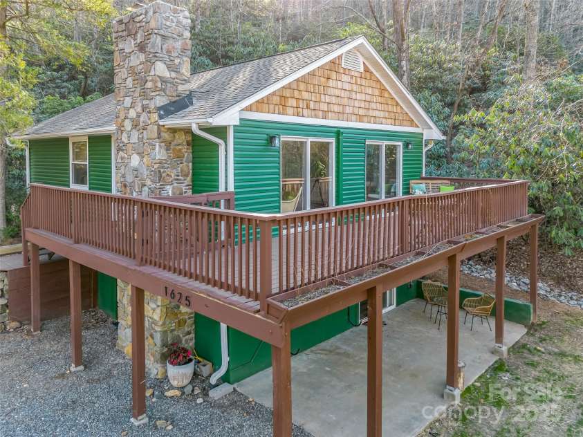 1625 Mountain Cove Road, Black Mountain, NC 28711.  MLS# CAR4237379, YatesRealty ID 23907. 