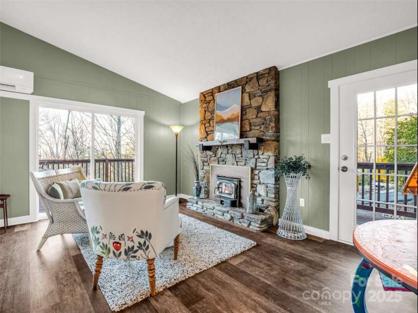 1625 Mountain Cove Road, Black Mountain, NC 28711.  MLS# CAR4237379, YatesRealty ID 23907. 