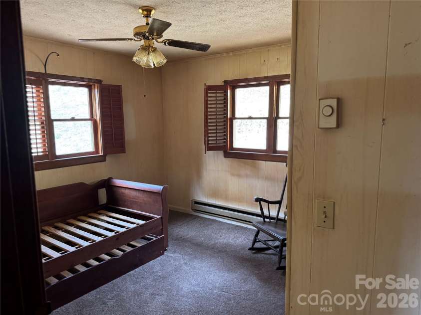 814 Mountain View Drive, Maggie Valley, NC 28751.  MLS# CAR4381378, YatesRealty ID 23908. 