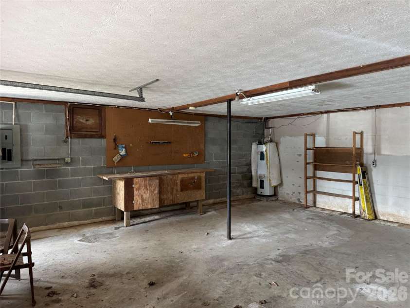 814 Mountain View Drive, Maggie Valley, NC 28751.  MLS# CAR4381378, YatesRealty ID 23908. 