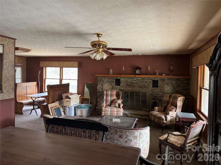 814 Mountain View Drive, Maggie Valley, NC 28751.  MLS# CAR4381378, YatesRealty ID 23908. 