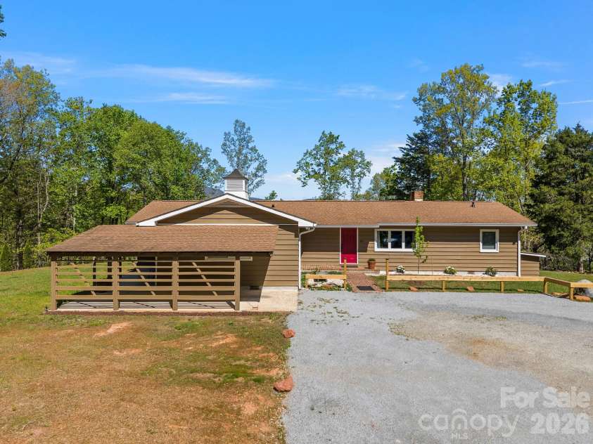 110 Persimmon Hill Court, Columbus, NC 28722.  MLS# CAR4370785, YatesRealty ID 23909. 