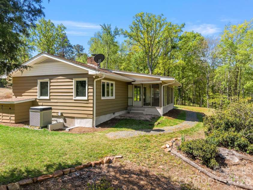 110 Persimmon Hill Court, Columbus, NC 28722.  MLS# CAR4370785, YatesRealty ID 23909. 
