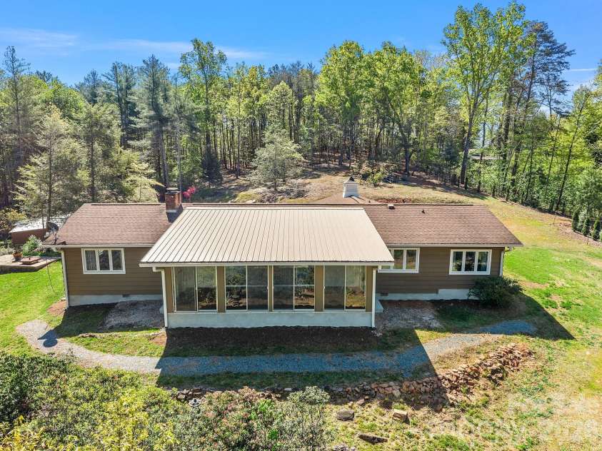 110 Persimmon Hill Court, Columbus, NC 28722.  MLS# CAR4370785, YatesRealty ID 23909. 