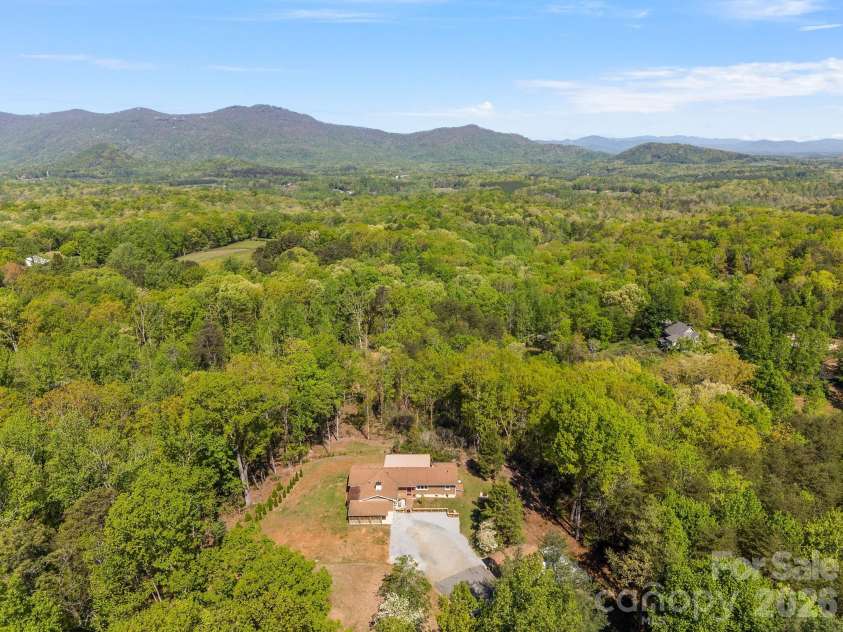 110 Persimmon Hill Court, Columbus, NC 28722.  MLS# CAR4370785, YatesRealty ID 23909. 
