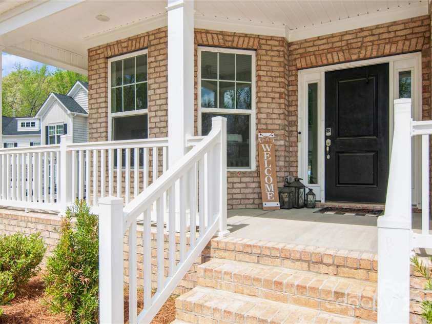 620 Baneberry Bluff Court, Rock Hill, SC 29732.  MLS# CAR4244233, YatesRealty ID 23909. Front Porch
