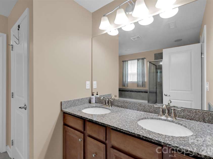 1797 Mill Creek Lane, Concord, NC 28025.  MLS# CAR4365597, YatesRealty ID 23911. Primary bath