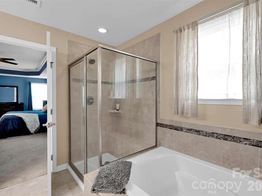 1797 Mill Creek Lane, Concord, NC 28025.  MLS# CAR4365597, YatesRealty ID 23911. Primary bath