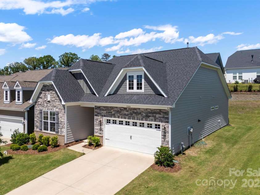 19004 Dry Narrows Way, Charlotte, NC 28278.  MLS# CAR4263509, YatesRealty ID 23911. 