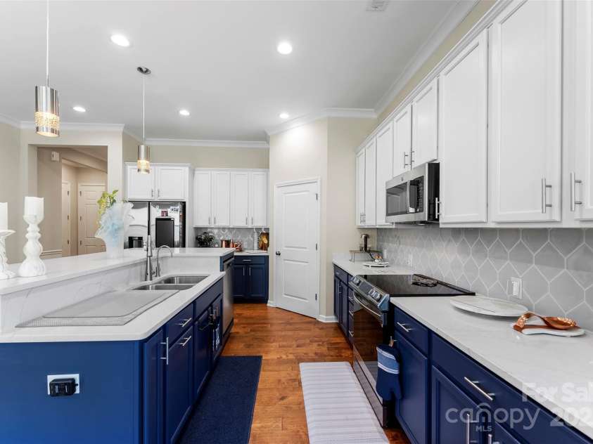 19004 Dry Narrows Way, Charlotte, NC 28278.  MLS# CAR4263509, YatesRealty ID 23911. 