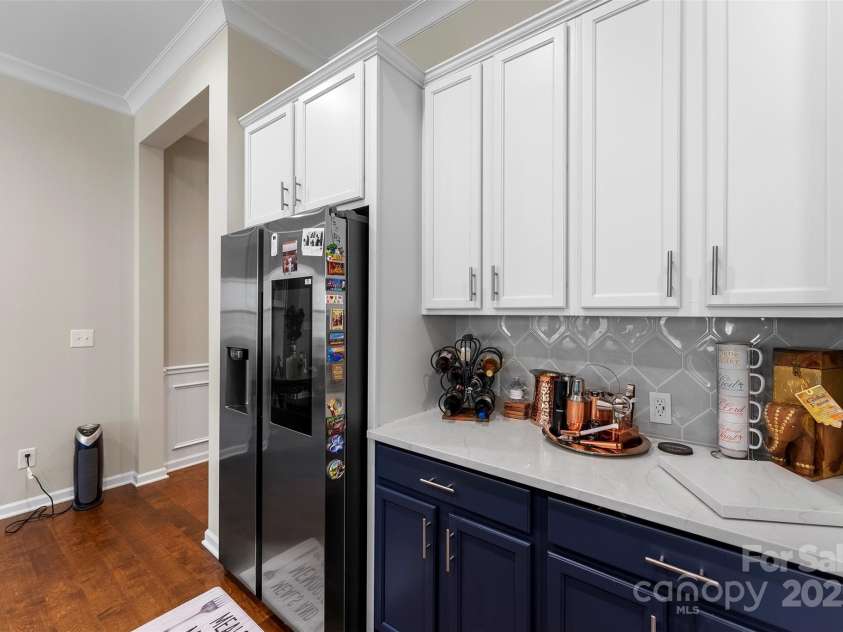 19004 Dry Narrows Way, Charlotte, NC 28278.  MLS# CAR4263509, YatesRealty ID 23911. 