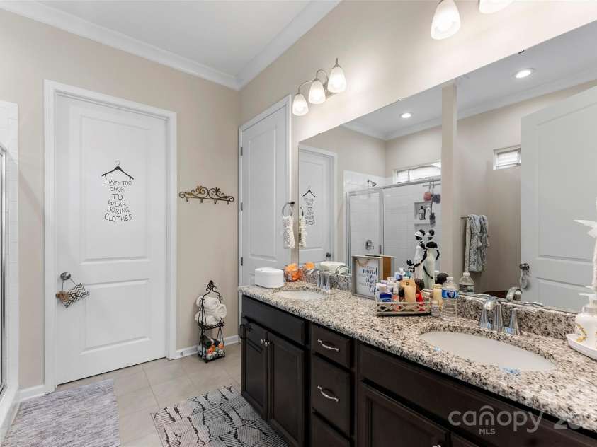 19004 Dry Narrows Way, Charlotte, NC 28278.  MLS# CAR4263509, YatesRealty ID 23911. 