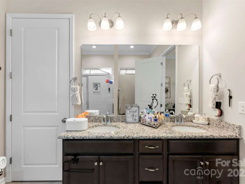 19004 Dry Narrows Way, Charlotte, NC 28278.  MLS# CAR4263509, YatesRealty ID 23911. 