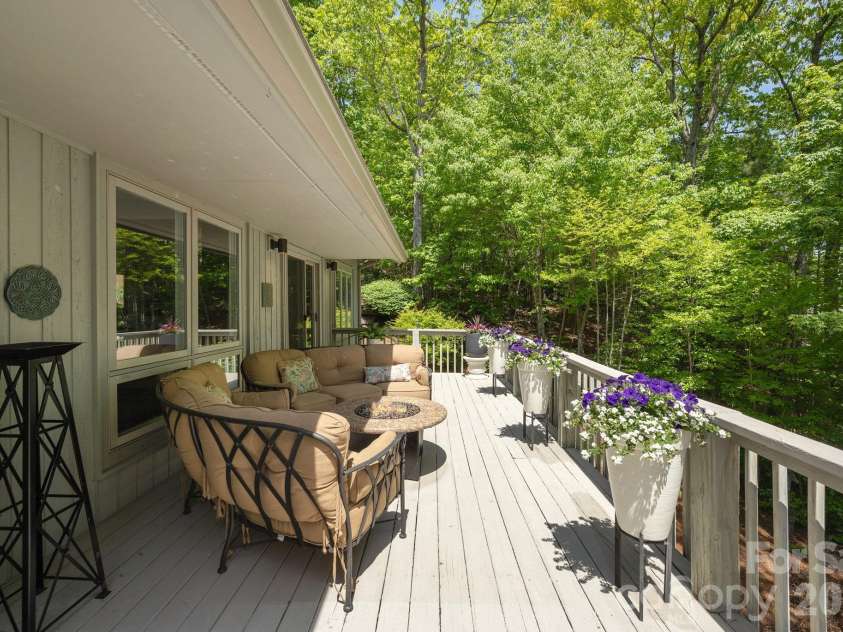 258 DALHOUSIE Court, Flat Rock, NC 28731.  MLS# CAR4379013, YatesRealty ID 23912. 