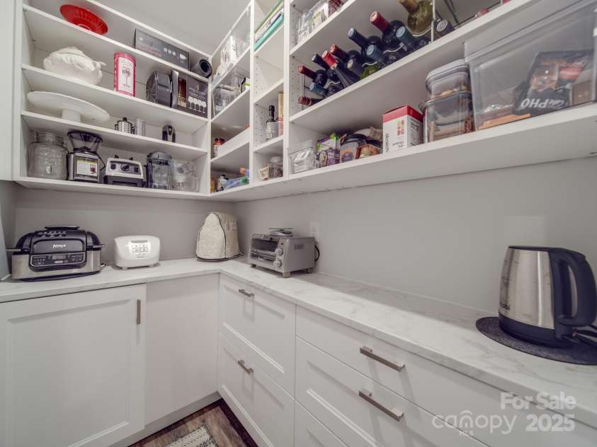 647 R L Stowe Road, Belmont, NC 28012.  MLS# CAR4267102, YatesRealty ID 23912. 