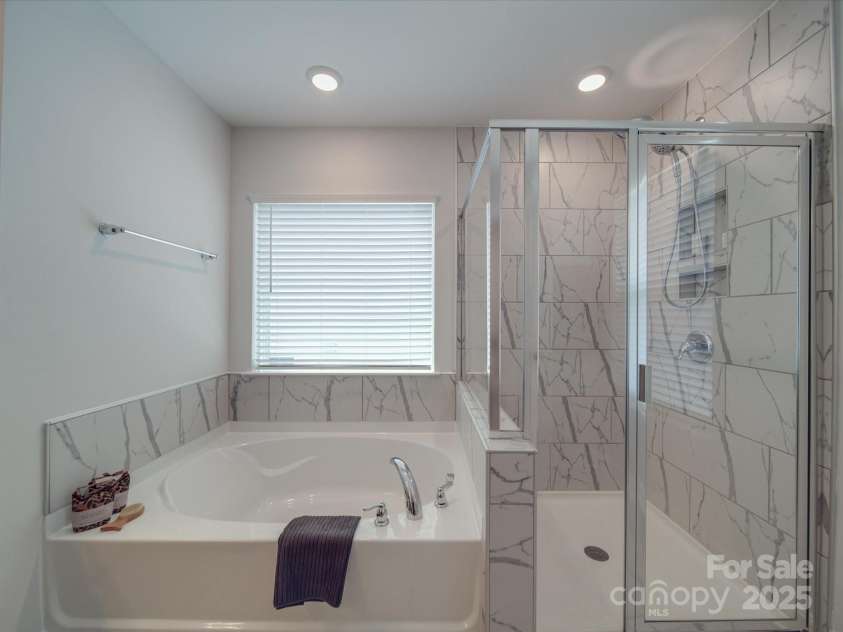 647 R L Stowe Road, Belmont, NC 28012.  MLS# CAR4267102, YatesRealty ID 23912. 