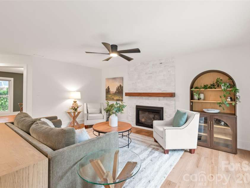 2900 Polo Ridge Court, Charlotte, NC 28210.  MLS# CAR4379380, YatesRealty ID 23913. 