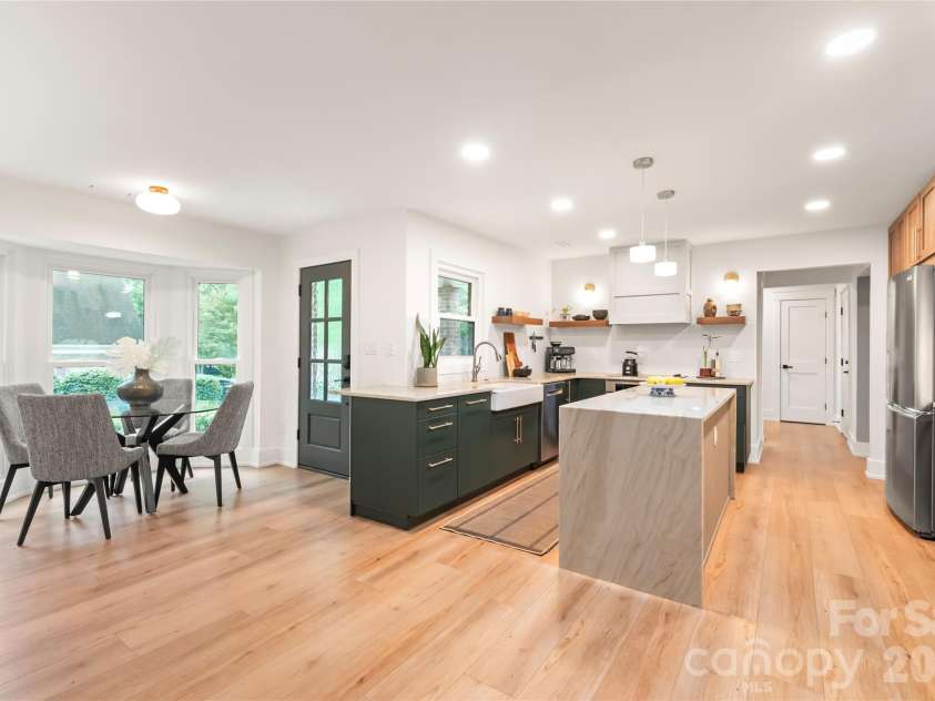2900 Polo Ridge Court, Charlotte, NC 28210.  MLS# CAR4379380, YatesRealty ID 23913. 