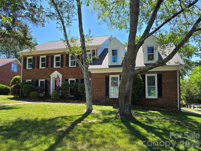 2900 Polo Ridge Court, Charlotte, NC 28210.  MLS# CAR4379380, YatesRealty ID 23913. 