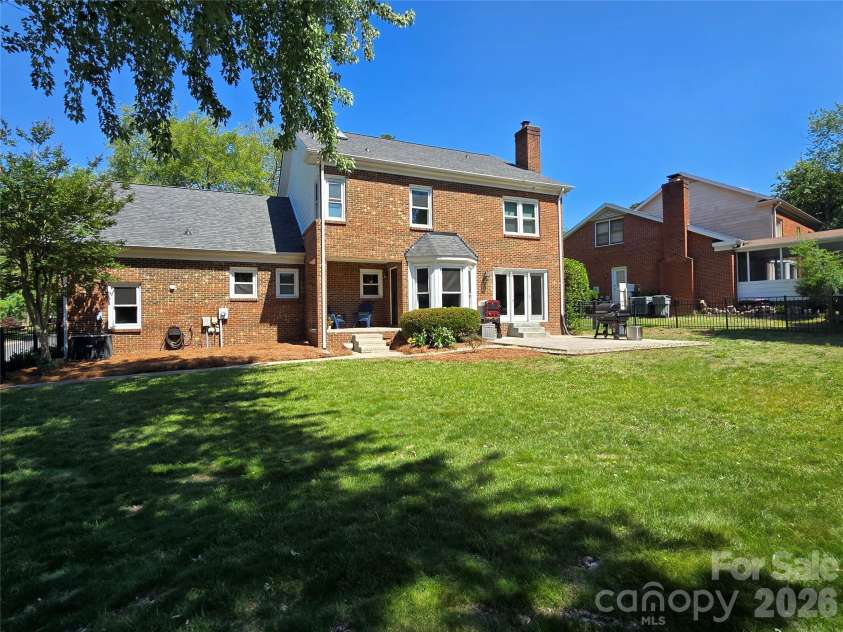 2900 Polo Ridge Court, Charlotte, NC 28210.  MLS# CAR4379380, YatesRealty ID 23913. 