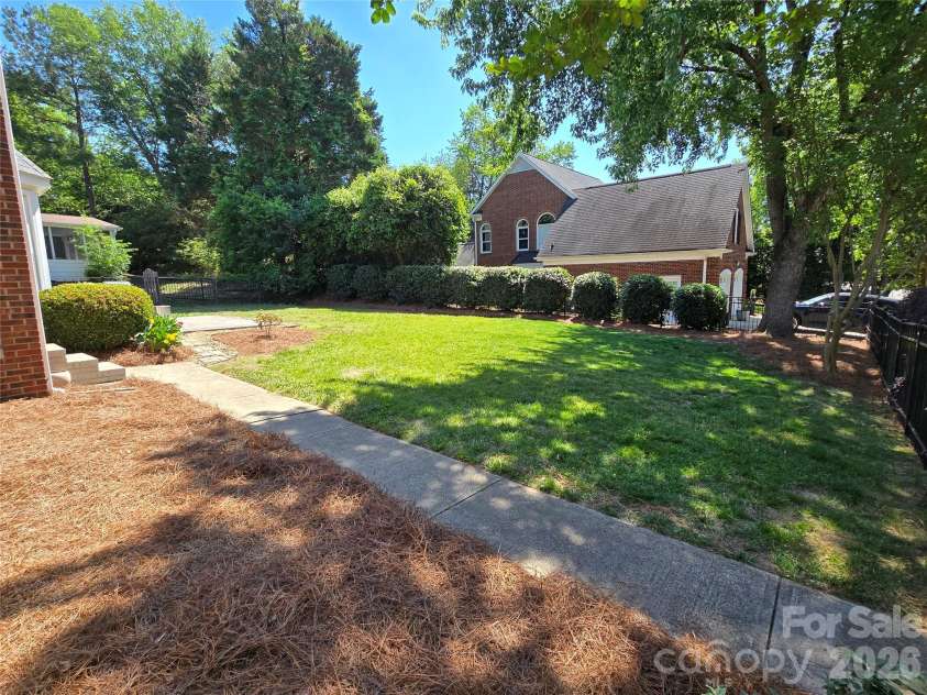 2900 Polo Ridge Court, Charlotte, NC 28210.  MLS# CAR4379380, YatesRealty ID 23913. 